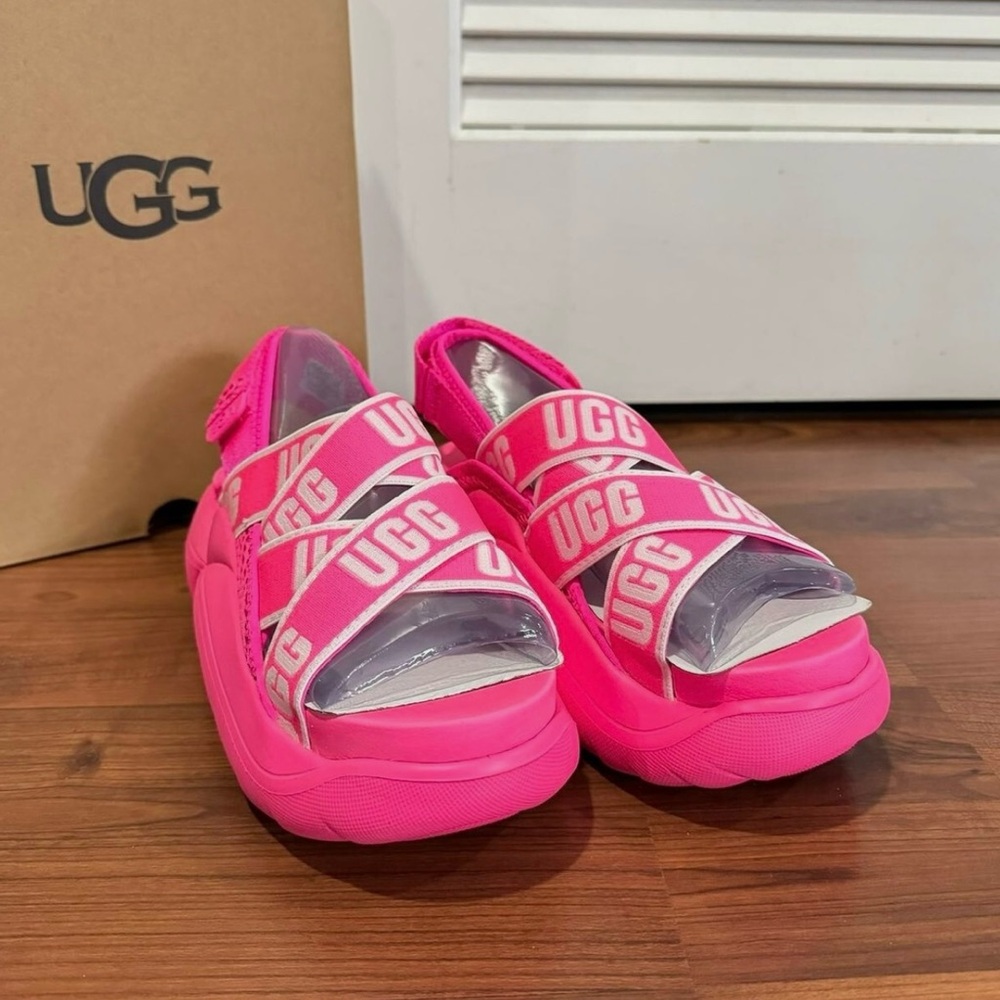 NEW! UGG Cloud Sandals 🌸 - Picture 8 of 16